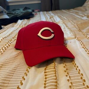 Cincinnati Reds New Era Baseball Cap with white Logo